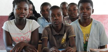 Mozambikaanse kinderen in de schoolbanken                